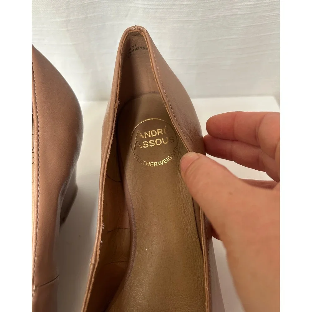 Andre Assous Featherweights Tan Leather Wedge Pumps Round Toe Shoes 8M